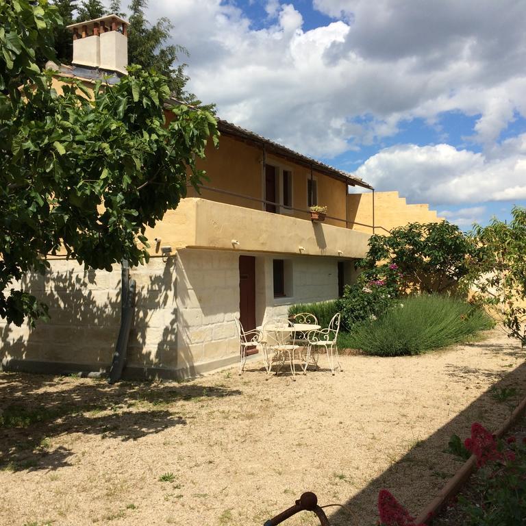 Mas Moineau Bed & Breakfast Mezoargues Exterior photo
