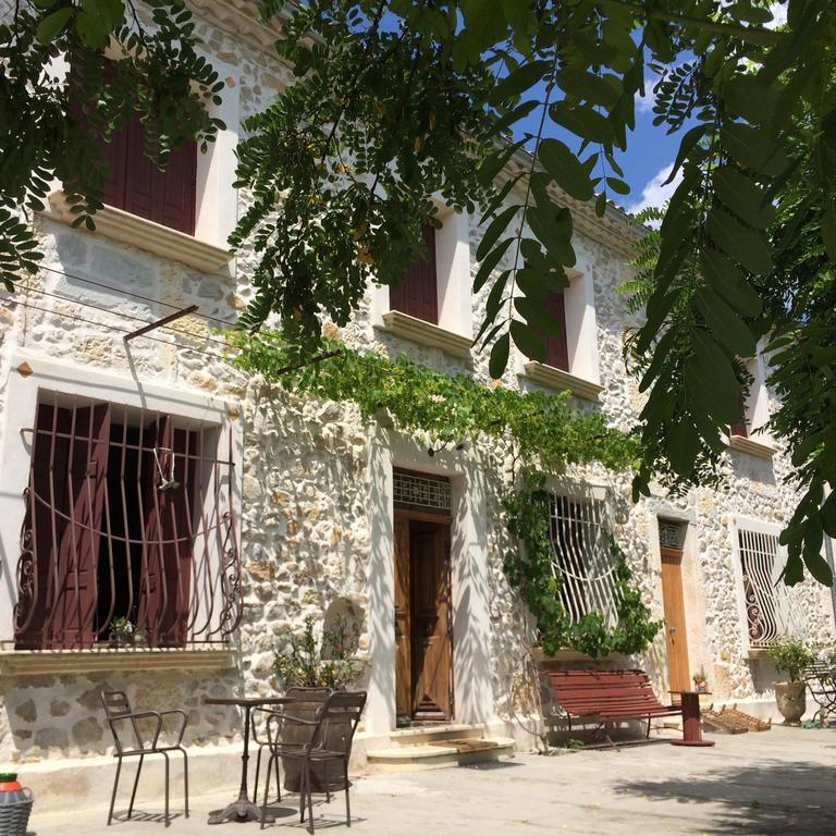 Mas Moineau Bed & Breakfast Mezoargues Exterior photo