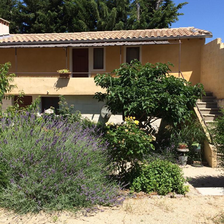 Mas Moineau Bed & Breakfast Mezoargues Exterior photo